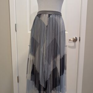 Chic Asymmetrical Skirt in Gray and Black